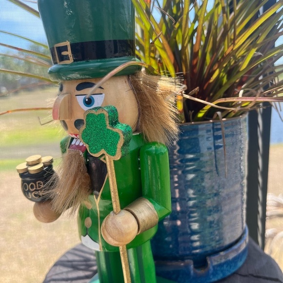 Ashland Irish Leprechaun Nutcracker St. Patrick's Day 9 in. Tall Wooden - Picture 2 of 12
